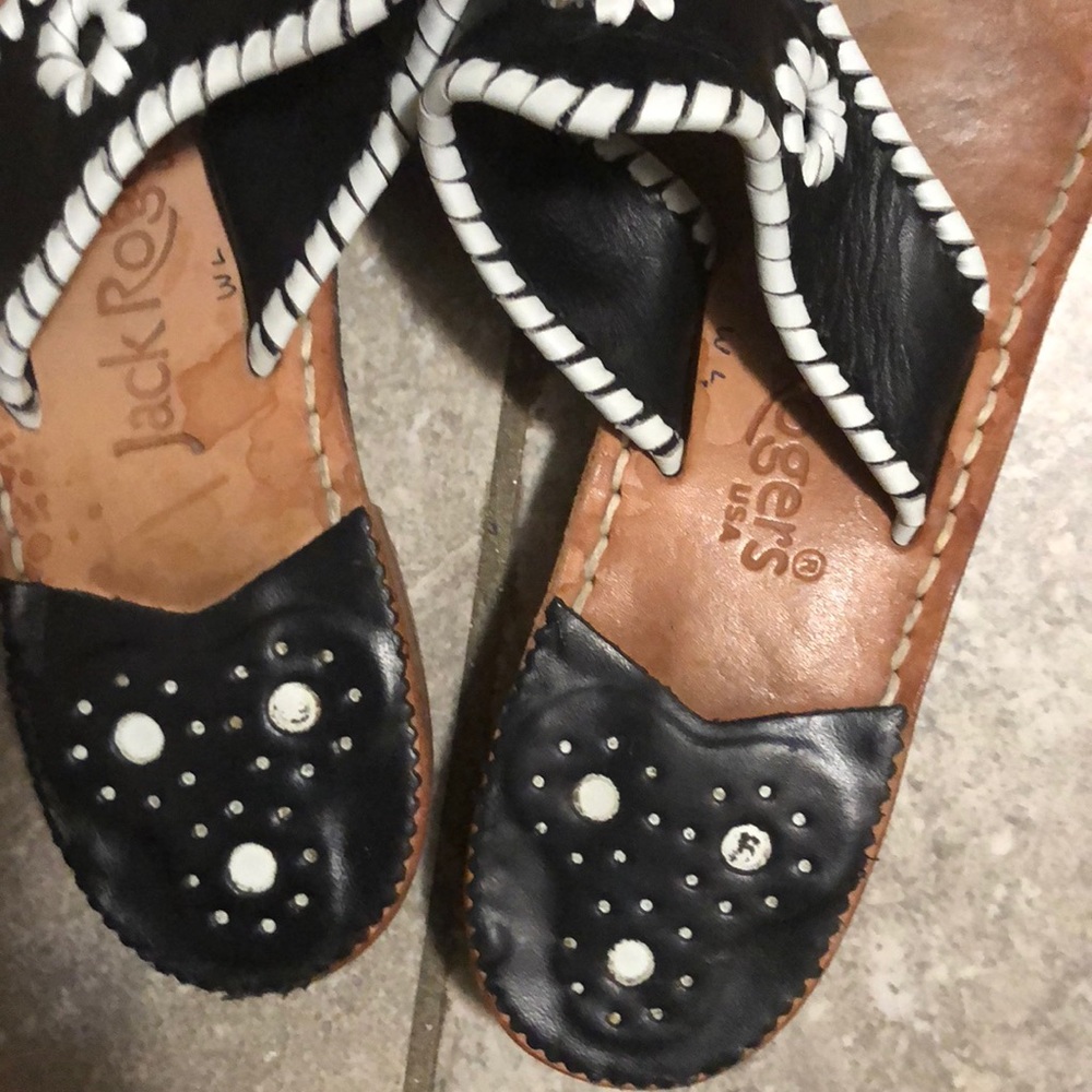 Jack Roger’s black and white icon slippers - Picture 2 of 7